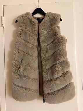 Cozy Taupe Faux Fur Zip Vest